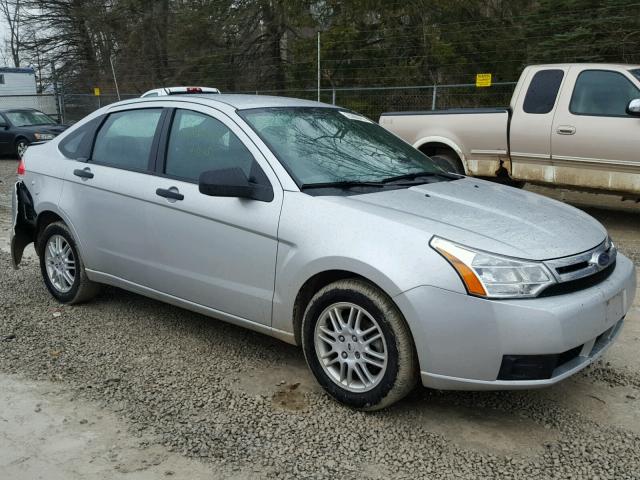 1FAHP3FNXAW247484 - 2010 FORD FOCUS SE SILVER photo 1