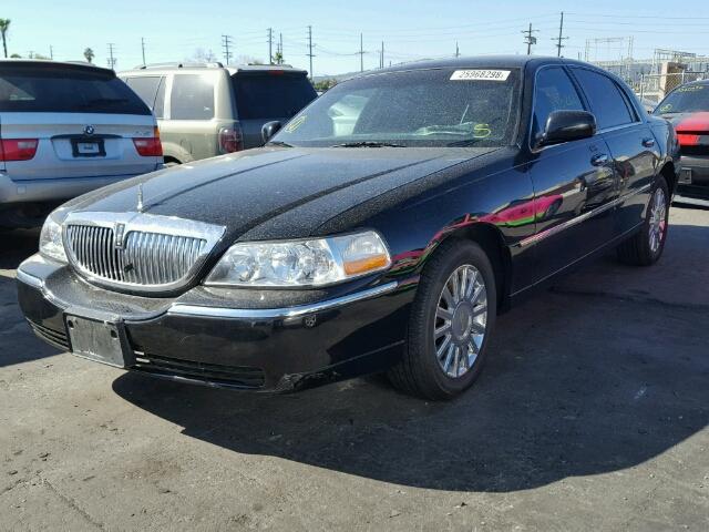 1LNHM81W84Y686803 - 2004 LINCOLN TOWN CAR E BLACK photo 2