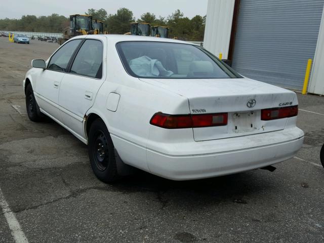 4T1BG22K7VU769525 - 1997 TOYOTA CAMRY CE WHITE photo 3