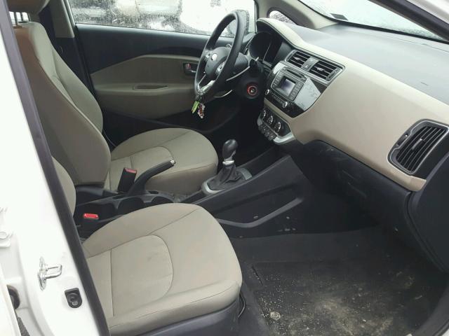 KNADM4A35G6576595 - 2016 KIA RIO LX Սպիտակ լուսանկար 5