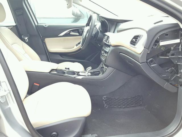 SJKCH5CPXJA046861 - 2018 INFINITI QX30 BASE GRAY photo 5