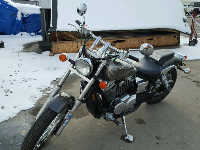 JH2RC44456M000782 - 2006 HONDA VT750 CDA GRAY photo 2