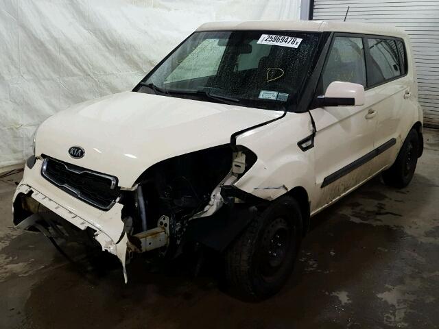 KNDJT2A52C7359427 - 2012 KIA SOUL CREAM photo 2