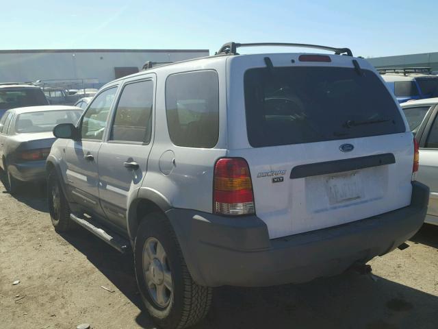 1FMYU03111KF10127 - 2001 FORD ESCAPE XLT WHITE photo 3