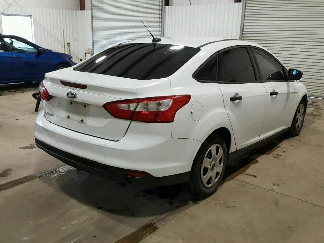 1FAHP3E26CL278484 - 2012 FORD FOCUS S WHITE photo 4