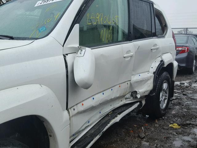 JTJBT20X560122237 - 2006 LEXUS GX 470 WHITE photo 9