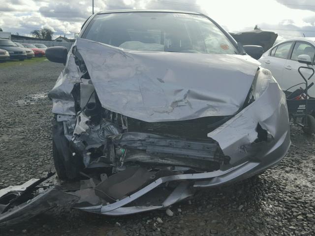 JHMGE8H22AC003369 - 2010 HONDA FIT 银色 照片 9