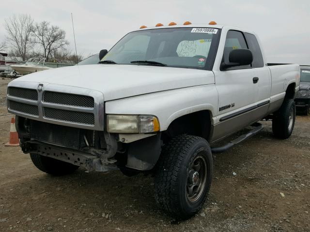 3B7KF23Z5YG117433 - 2000 DODGE RAM 2500 WHITE photo 2