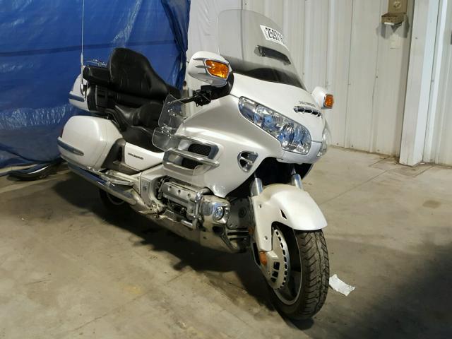 1HFSC47H08A700020 - 2008 HONDA GL1800 WHITE photo 1