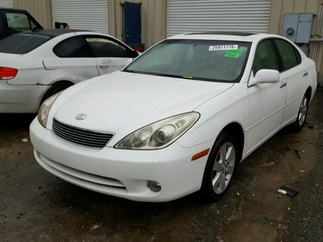 JTHBA30G855121422 - 2005 LEXUS ES 330 WHITE photo 2