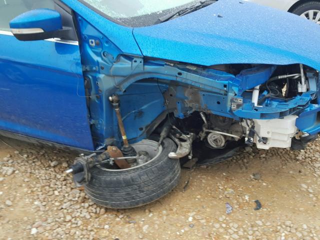 1FAHP3M28CL476808 - 2012 FORD FOCUS SEL BLUE photo 9