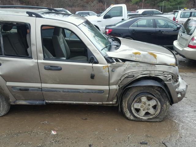 1J4GL38K25W644353 - 2005 JEEP LIBERTY RE GOLD photo 9