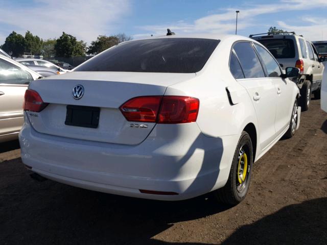 3VWDP7AJ5DM395922 - 2013 VOLKSWAGEN JETTA SE WHITE photo 4