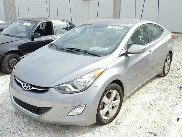 KMHDH4AE0DU549736 - 2013 HYUNDAI ELANTRA GL GRAY photo 2