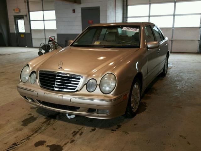 WDBJF65J01B274763 - 2001 MERCEDES-BENZ E 320 GOLD photo 2