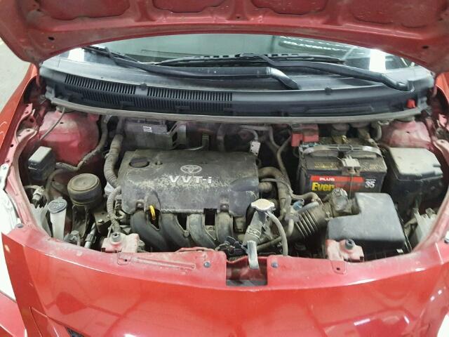 JTDBT923184011217 - 2008 TOYOTA YARIS RED photo 7