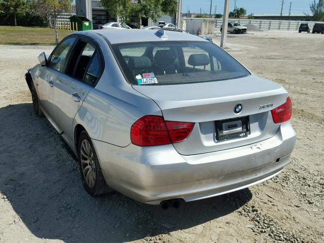 WBAPH77599NM45061 - 2009 BMW 328 I SILVER photo 3