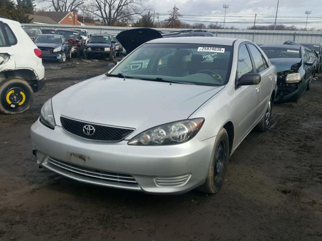 4T1BE32K85U036752 - 2005 TOYOTA CAMRY LE SILVER photo 2