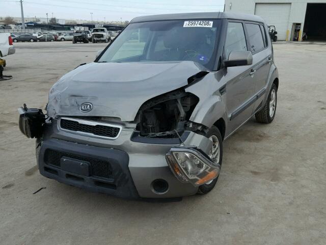 KNDJT2A23B7223182 - 2011 KIA SOUL + GRAY photo 2