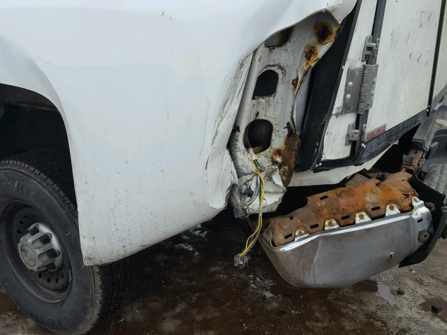 1GCHC24K67E551323 - 2007 CHEVROLET SILVERADO WHITE photo 9