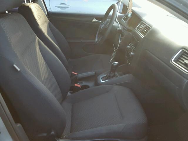 3VW2K7AJ3EM257626 - 2014 VOLKSWAGEN JETTA BASE SILVER photo 5