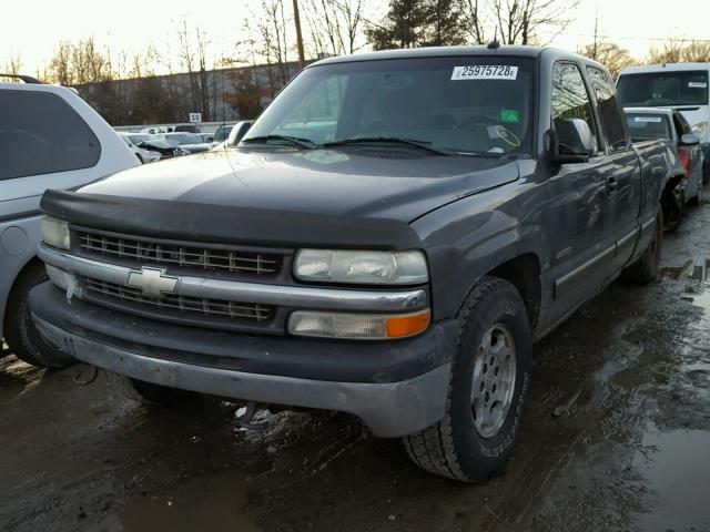 2GCEK19T221368481 - 2002 CHEVROLET SILVERADO GRAY photo 2