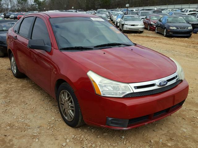 1FAHP35N99W220791 - 2009 FORD FOCUS SE RED photo 1