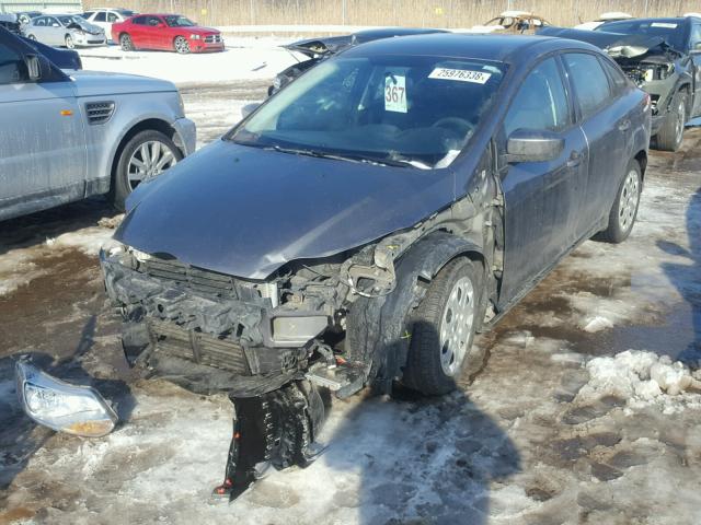 1FAHP3F29CL465328 - 2012 FORD FOCUS SE GRAY photo 2