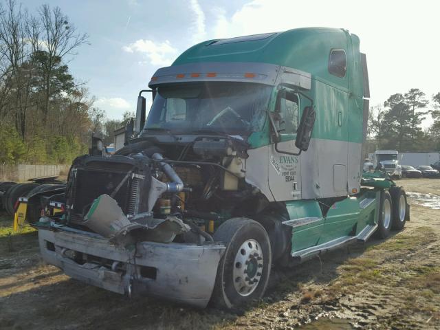 1FUJA3AS11LF25373 - 2001 FREIGHTLINER CONVENTION GREEN photo 2