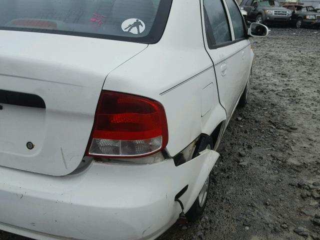 KL1TJ52624B258580 - 2004 CHEVROLET AVEO LS WHITE photo 9