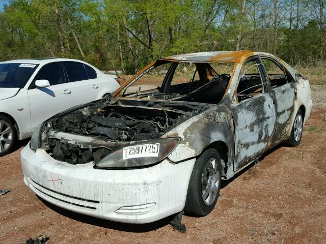 4T1BE32K24U364943 - 2004 TOYOTA CAMRY LE 白色 照片 2