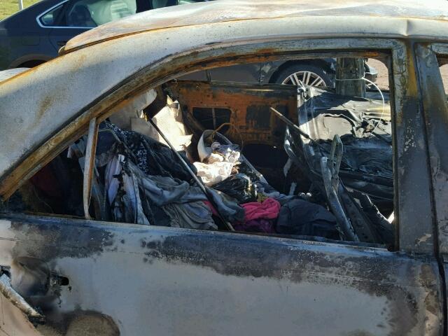 4T1BE32K24U364943 - 2004 TOYOTA CAMRY LE 白色 照片 6