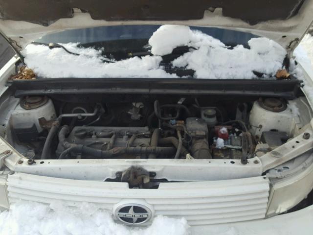 JTLKT324154024037 - 2005 TOYOTA SCION XB 白色 照片 7