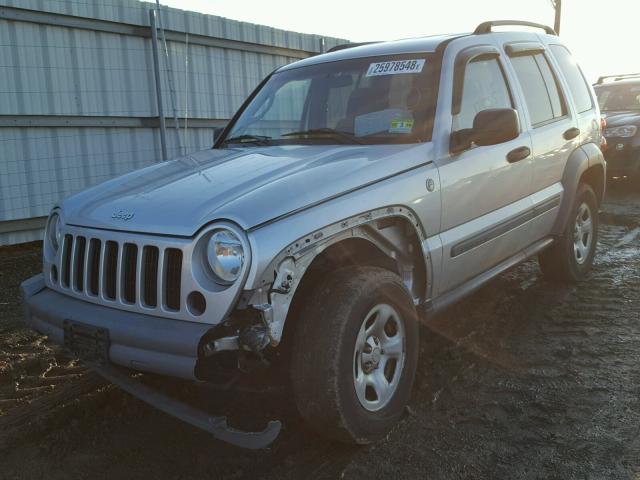 1J4GL48K55W652341 - 2005 JEEP LIBERTY SP SILVER photo 2