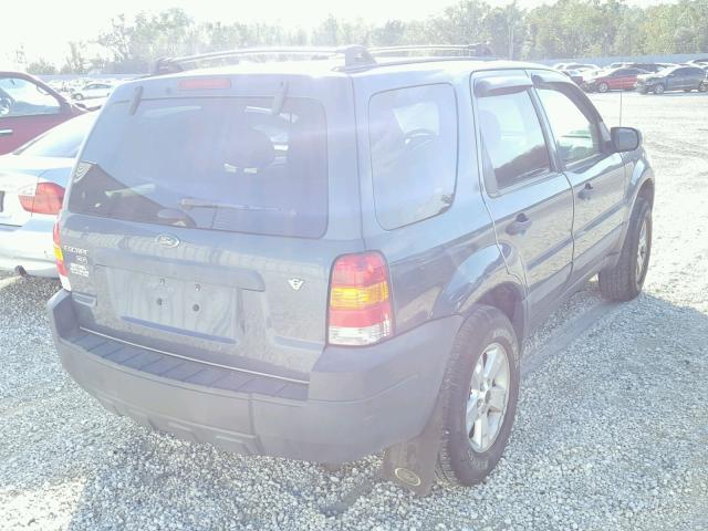 1FMYU93155KC79405 - 2005 FORD ESCAPE XLT BLUE photo 4