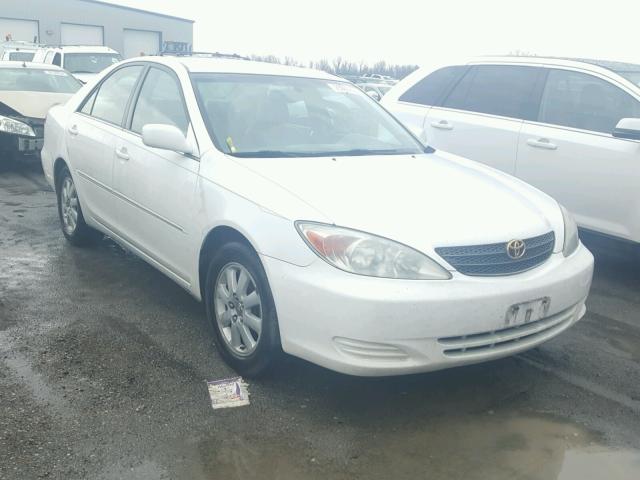 4T1BE32K22U038895 - 2002 TOYOTA CAMRY LE WHITE photo 1