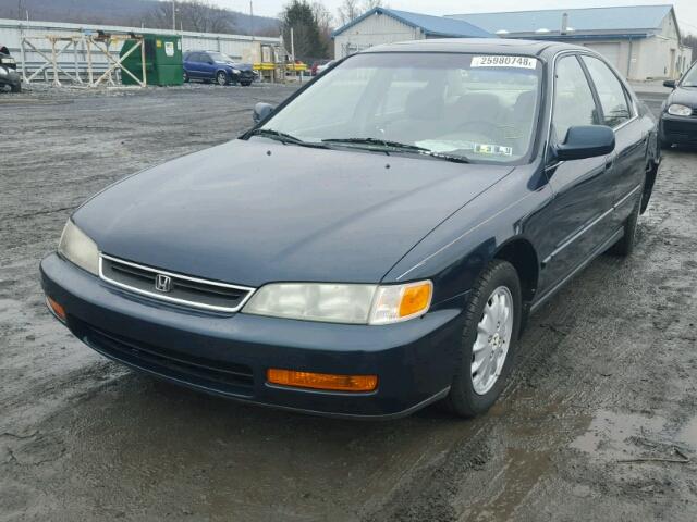 1HGCD5655TA067503 - 1996 HONDA ACCORD EX GREEN photo 2