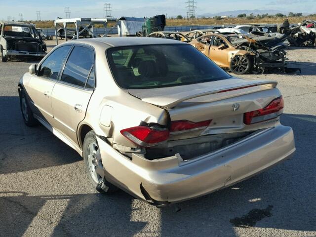 1HGCG16542A062906 - 2002 HONDA ACCORD EX GOLD photo 3