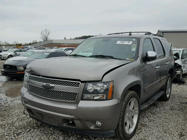 1GNSCAE03CR300203 - 2012 CHEVROLET TAHOE C150 GRAY photo 2