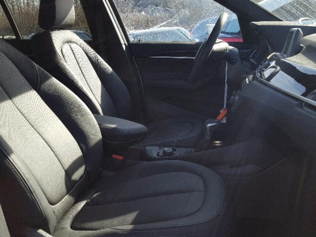 WBXHU7C36J5H39356 - 2018 BMW X1 SDRIVE2 银色 照片 5