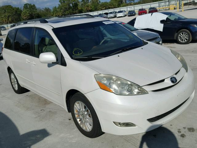 5TDZK22CX7S051419 - 2007 TOYOTA SIENNA XLE WHITE photo 1