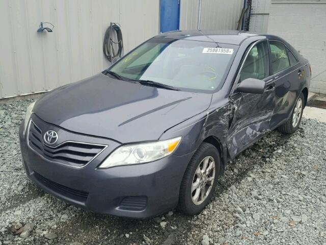 4T1BK3EK5AU106836 - 2010 TOYOTA CAMRY SE GRAY photo 2