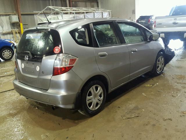 JHMGE8H29AC034876 - 2010 HONDA FIT ვერცხლისფერი ფოტო 4