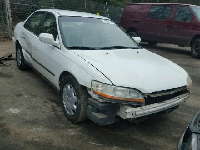 JHMCG5649XC009898 - 1999 HONDA ACCORD LX WHITE photo 1