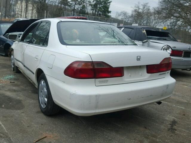 JHMCG5649XC009898 - 1999 HONDA ACCORD LX WHITE photo 3