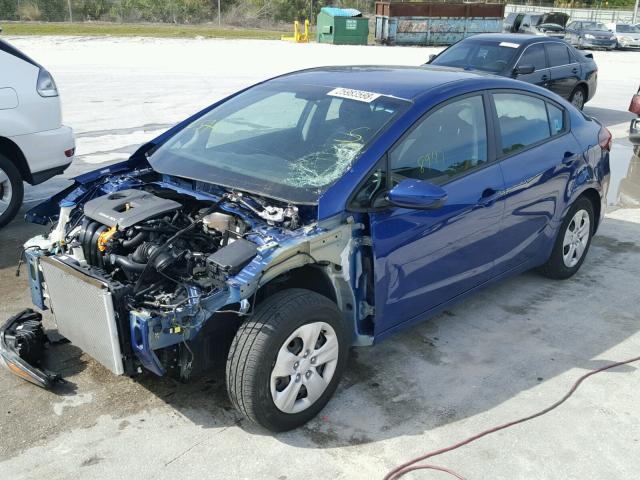 3KPFK4A70HE012420 - 2017 KIA FORTE LX BLUE photo 2