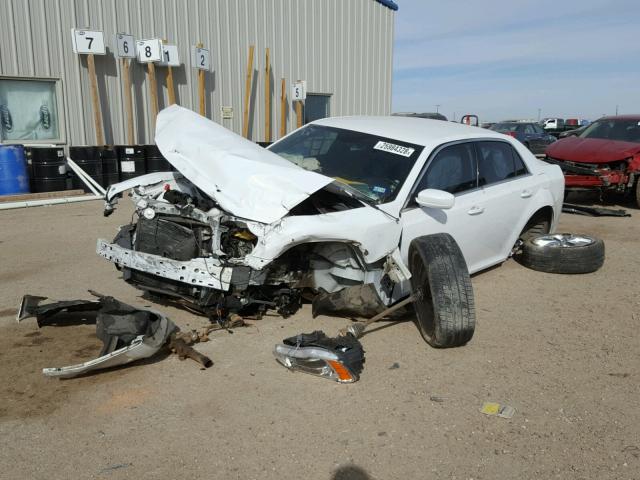 2C3CCAAG7EH305797 - 2014 CHRYSLER 300 WHITE photo 2