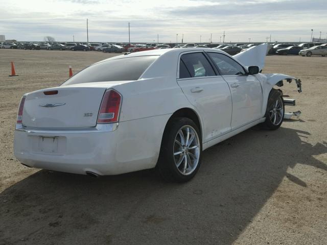 2C3CCAAG7EH305797 - 2014 CHRYSLER 300 WHITE photo 4