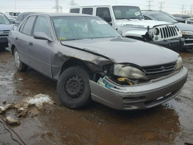 4T1BG12K9TU740955 - 1996 TOYOTA CAMRY DX GRAY photo 1