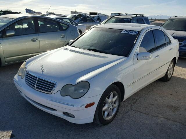 WDBRF61J73F373472 - 2003 MERCEDES-BENZ C 240 WHITE photo 2